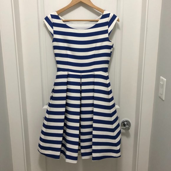 ✨HOST PICK✨ Kate Spade Striped Pleated Skater Dress - Size 0 - Picture 2 of 8
